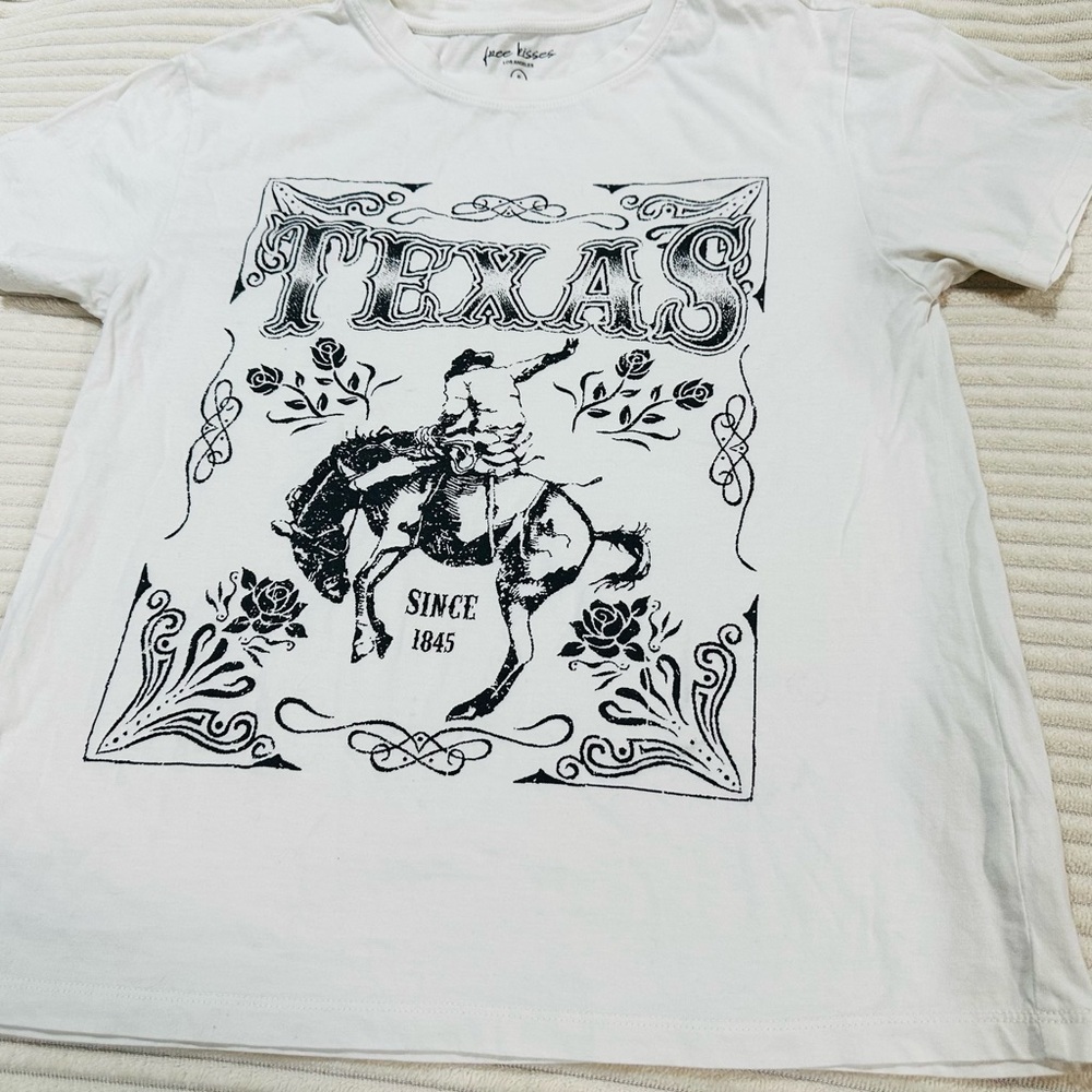 Tree Kisses White Texas Graphic Tee